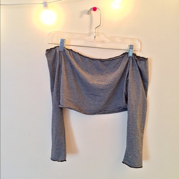 Black and White Striped Off The Shoulder Crop Top - Picture 4 of 4